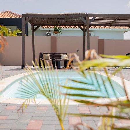 Av Curacao - Centrally Located Spacious Apartment Willemstad Ngoại thất bức ảnh