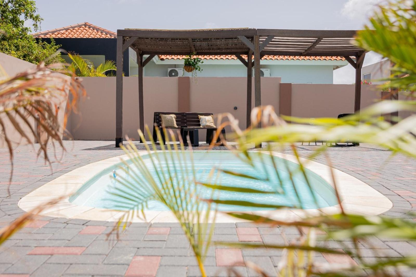 Av Curacao - Centrally Located Spacious Apartment Willemstad Ngoại thất bức ảnh